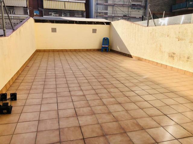 PISO EN VENTA CON AMPLIA TERRAZA EN CASTELDEFELLS photo 0