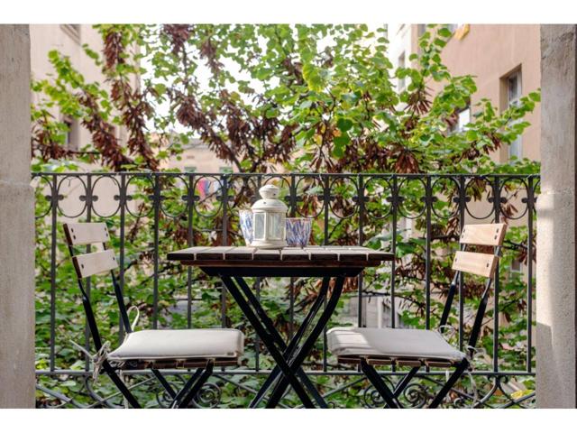 PISO EN VENTA CON 2 BALCONES EN EL BARRIO GOTIC photo 0