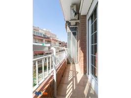 PISO EN VENTA SOLEADO CON BALCON EN ESPLUGUES DE LLOGREGAT photo 0