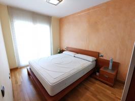 PISO EN VENTA CON BALCON Y PARKING EN CASTELLDEFELS photo 0