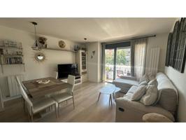 PISO EN VENTA CON TERRAZA EN CASTELLDEFELS photo 0