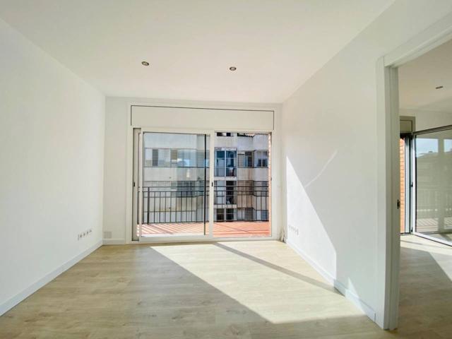 PISO EN VENTA EN RENTABILIDAD EN CASTELLDEFELS photo 0