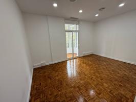 Oficina en Alquiler ubicada a solo unos metros del emblemático Paseo de Gracia photo 0