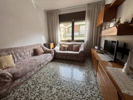 Piso en venta con balcón en Sant Boi de Llobregat photo 0