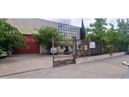 Nave industrial de 2300 m² en venta en Montcada i Reixac photo 0