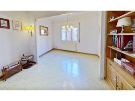 PISO EN VENTA EN FINCA REGIA CON ASCENSOR EN GRACIA photo 0