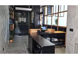 LOCAL EN VENTA EN CORNELLA photo 0