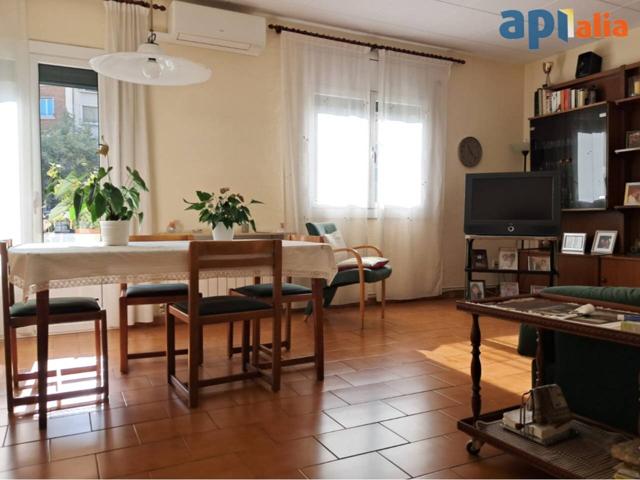 PISO CON BALCON EN VENTA EN SANTS-MONJUIC photo 0