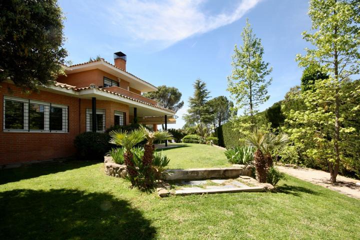 Casa En venta en El Bosque, Villaviciosa De Odón photo 0