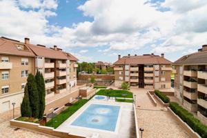  Ático En alquiler en Paseo Saint Cloud, Sector S, Boadilla Del Monte photo 0