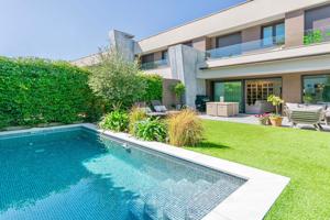 Unifamiliar Pareada En venta en Avenida De La Armada Española, Cortijo Sur, Boadilla Del Monte photo 0
