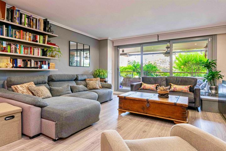 Piso En venta en Calle De La Comunidad Canaria, Valdepastores - Las Encinas, Boadilla Del Monte photo 0