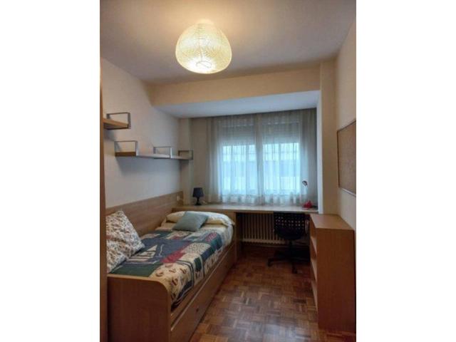 Alquiler de habitación con media pensión en el Campur sur - Plaza de Vigo photo 0