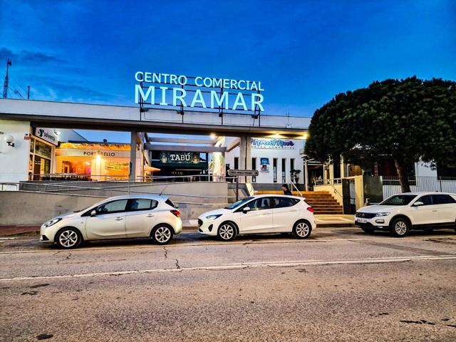 LOCAL PLAYA DE LA BARROSA CENTRO COMERCIAL MIRAMAR photo 0