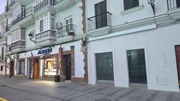 LOCAL COMERCIAL EN EL CENTRO DE CHICLANA photo 0