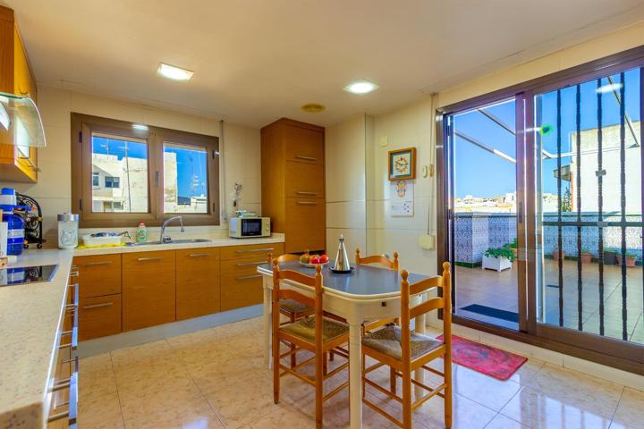 Magnifico Ático esquina 3 dorm. 2 baños - todo exterior - 50 m2 de terraza en Planta. photo 0