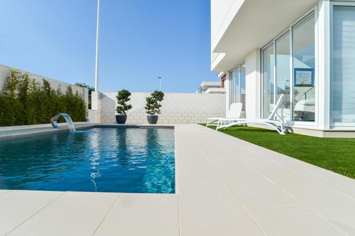 Vivienda moderna de diseño, luminosa y amplia de líneas rectas photo 0
