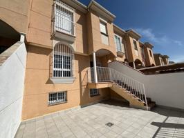 Unifamiliar Pareada En venta en Calle Los Lirios, 2, Residencial Triana - Barrio Alto, Las Gabias photo 0