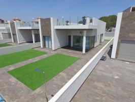 Villas independientes con amplio sótano, solarium y piscina privada en Orihuela Costa photo 0