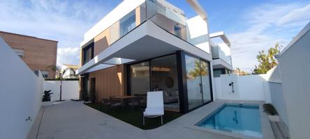 Villa exclusiva de 3 dormitorios a sólo 300m de la playa en Pilar de la Horadada. photo 0