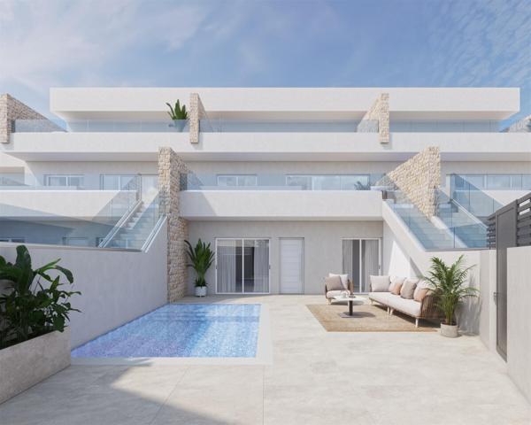 Bungalow de planta baja con 3 dormitorios y piscina privada en Pilar de la Horadada photo 0