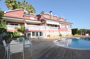 Casa en venta en Alella: urbanización exclusiva 'Can Teixidó'. Tranquilidad y lujo photo 0