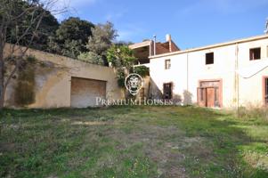 Edificación en venta a reformar con impresionantes vistas en Calella photo 0