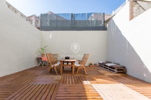 Casa en venta a punto de estrenar con garaje doble y piscina en Calella photo 0