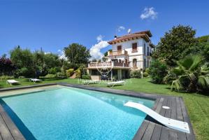 Espectacular casa en venta con piscina en Sant Andreu de Llavaneres photo 0