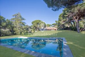 Impresionante casa en parcela plana en Sant Andreu de Llavaneres- Rocaferrera photo 0