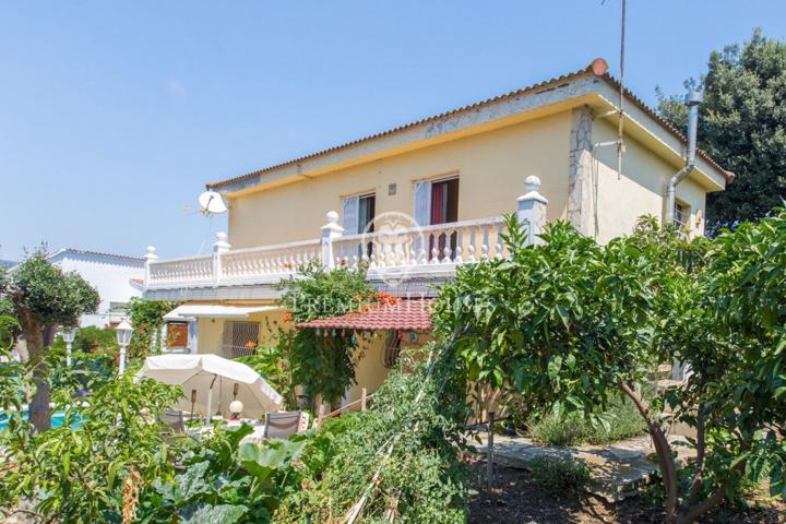 Casa en venta con piscina en Arenys de Mar photo 0