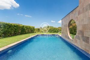 Casa en venta con piscina en Vallromanes photo 0