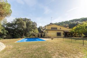 Hermosa casa de campo en venta en Vilanova del Valles photo 0