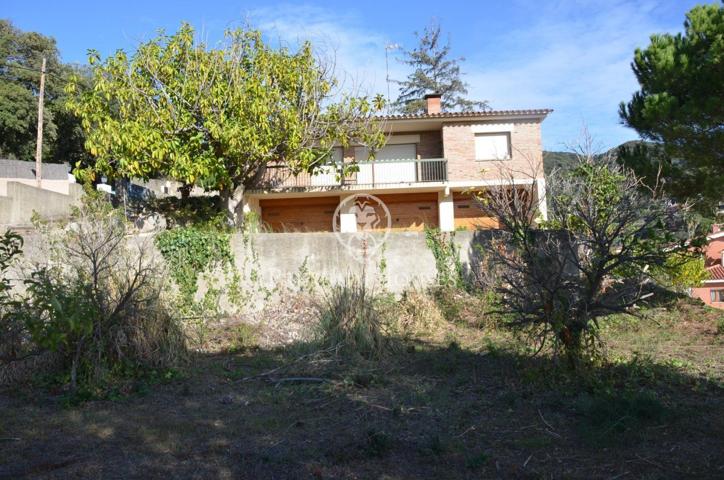 Casa en venta para reformar con vistas al mar en Cabrils photo 0