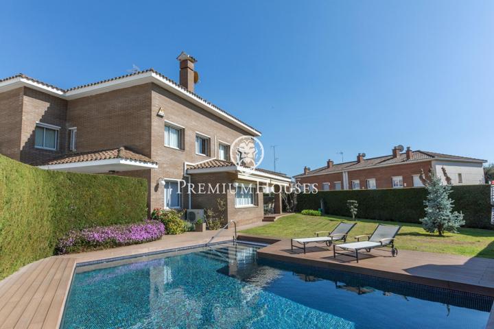 Casa con piscina en venta en Premia De Dalt photo 0