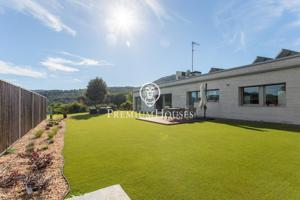 Casa en venta de una sola planta!!! Tranquilidad y diseño con vistas espectaculares al Golf photo 0