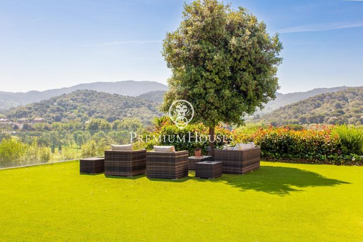 Casa en venta de una sola planta!!! Tranquilidad y diseño con vistas espectaculares al Golf photo 0