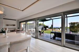 Moderna casa a tres vientos con zona comunitaria en venta en Cabrera de Mar photo 0