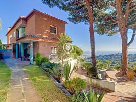 Casa en venta en Alella con espectaculares vistas al mar photo 0