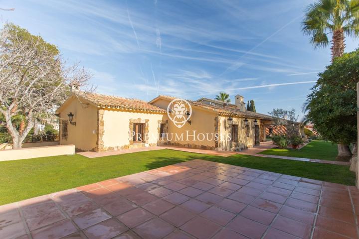 Casa en venta con bonitas vistas al mar en Cala Sant Francesc photo 0