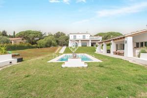 Espectacular villa totalmente reformada y vistas al mar en venta en Sant Andreu de Llavaneres photo 0