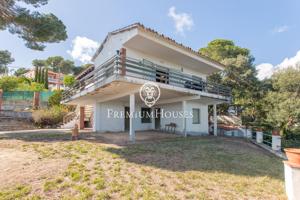 Casa unifamiliar con vistas excepcionales al mar en Sant Cebrià de Vallalta photo 0