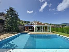 Casa unifamiliar con piscina en venta en Cabrils photo 0