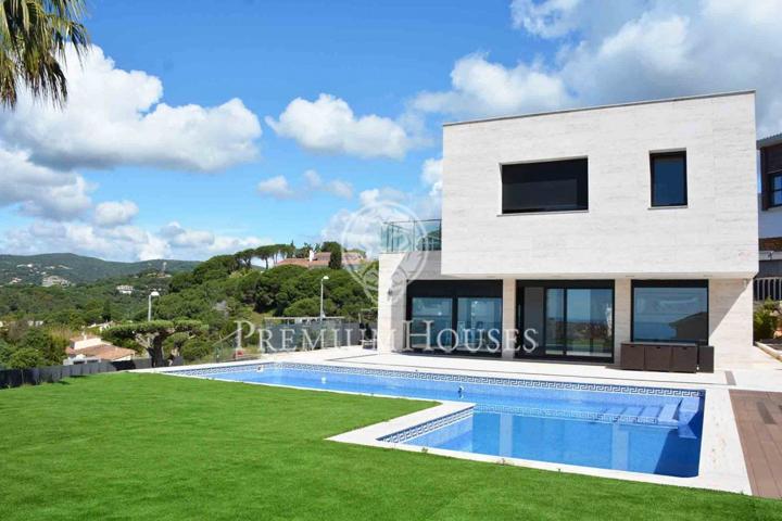 Casa en alquiler en Sant Vicenç de Montalt. Diseño y lujo con impresionantes vistas al mar photo 0