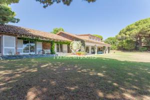 Casa en venta en Rocaferrera con vistas espectaculares al mar en parcela plana photo 0