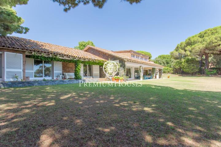 Casa en venta en Rocaferrera con vistas espectaculares al mar en parcela plana photo 0