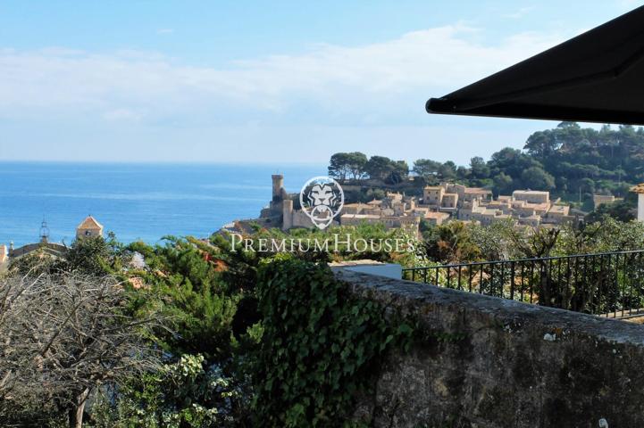 Magnífica casa reformada con licencia turística en venta en el casco urbano de Tossa de Mar photo 0