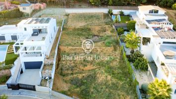Terreno edificable en venta en Canet de Mar photo 0