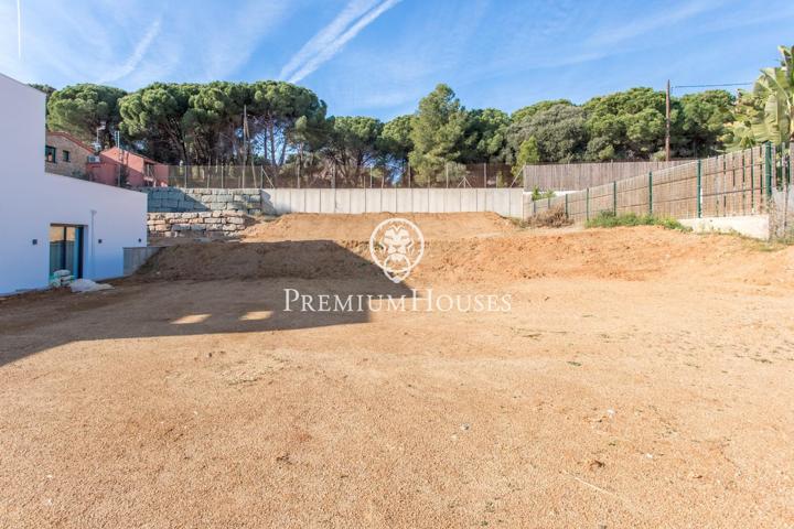 Terreno edificable en venta en Canet de Mar photo 0