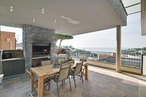 Casa a la venta en Caldes d'Estrac con espectaculares vistas mar y montaña photo 0